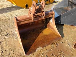 BUCKET 800MM PIVOT 40MM